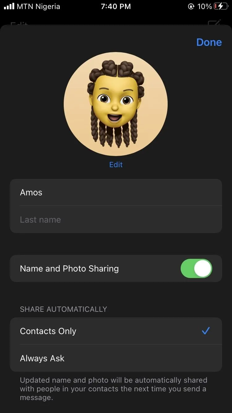 Màn hình chi tiết cuộc trò chuyện iMessage trên iPhone, thể hiện giao diện tin nhắn khi không có các tính năng nhận diện khuôn mặt nâng cao