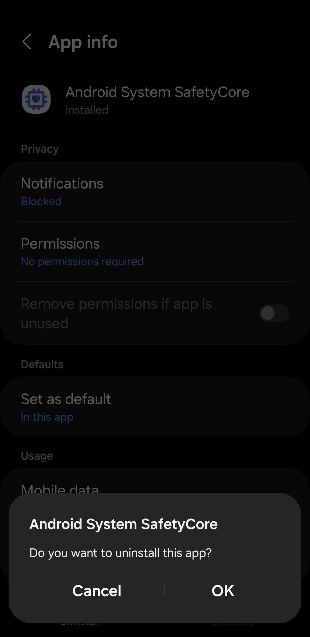 Màn hình chi tiết ứng dụng Android System SafetyCore trên điện thoại Android, hiển thị nút &quot;Gỡ cài đặt&quot; để loại bỏ ứng dụng này.