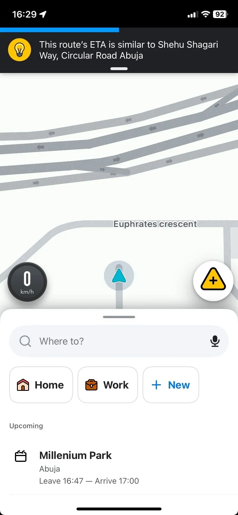 Màn hình chính bản đồ của Waze, hiển thị tình hình giao thông trực tiếp