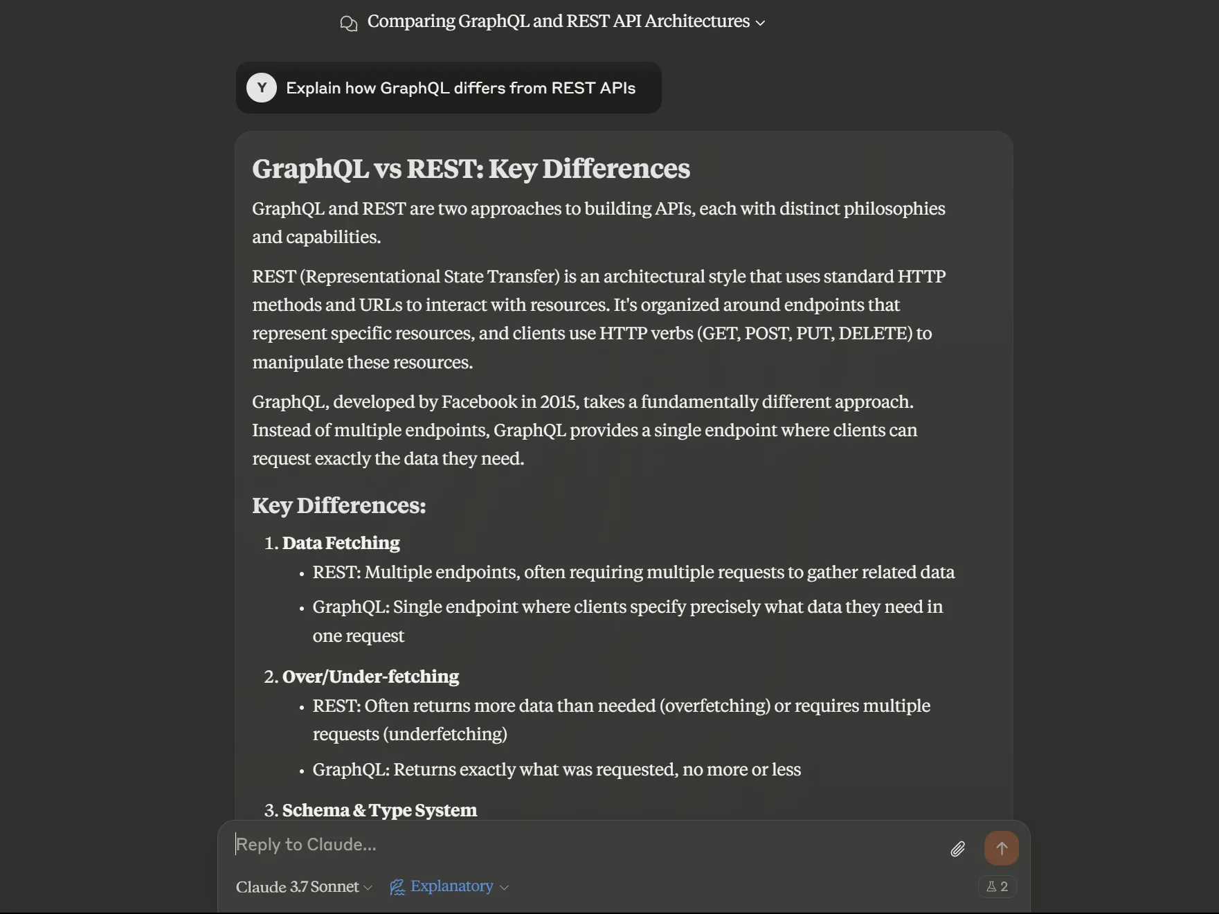 Màn hình giao diện Claude AI giải thích sự khác biệt giữa GraphQL và REST, thể hiện tính năng chọn kiểu giải thích nội dung.