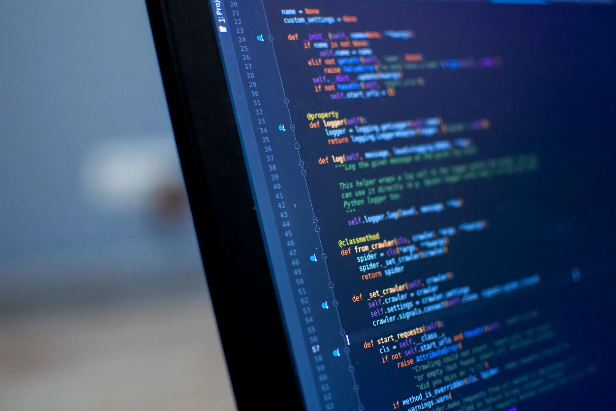 Màn hình máy tính hiển thị mã Python