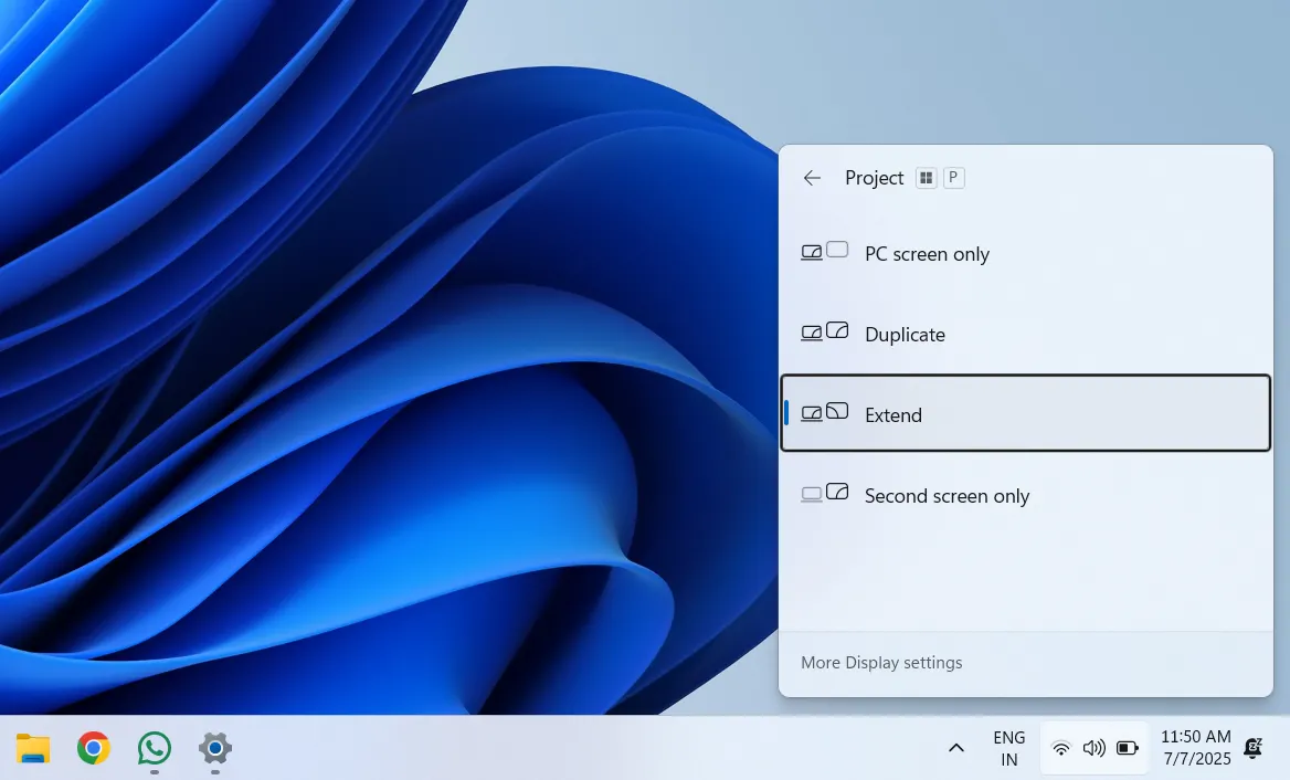 Menu cài đặt chiếu màn hình trong Windows 11 với tùy chọn Extend được chọn