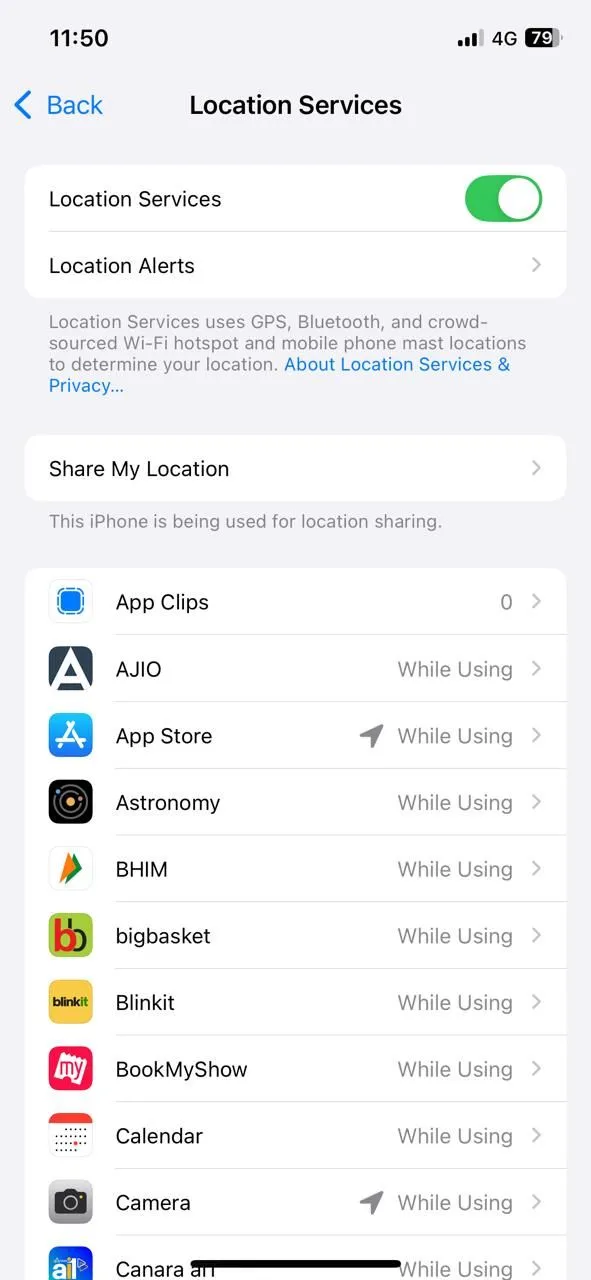 Menu Dịch vụ định vị trong Cài đặt Quyền riêng tư &amp; Bảo mật trên iPhone