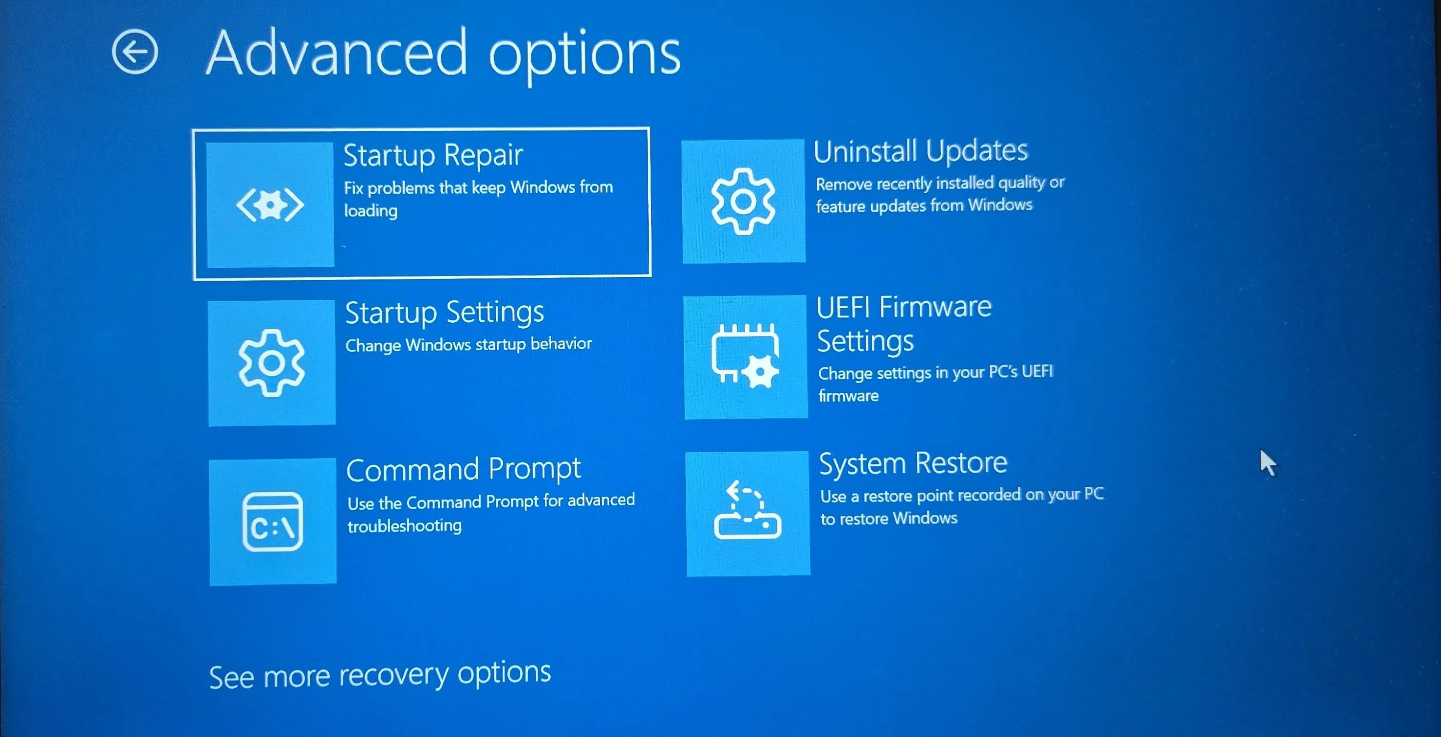Môi trường khôi phục Windows (WinRE) với các tùy chọn nâng cao giúp sửa chữa hệ thống