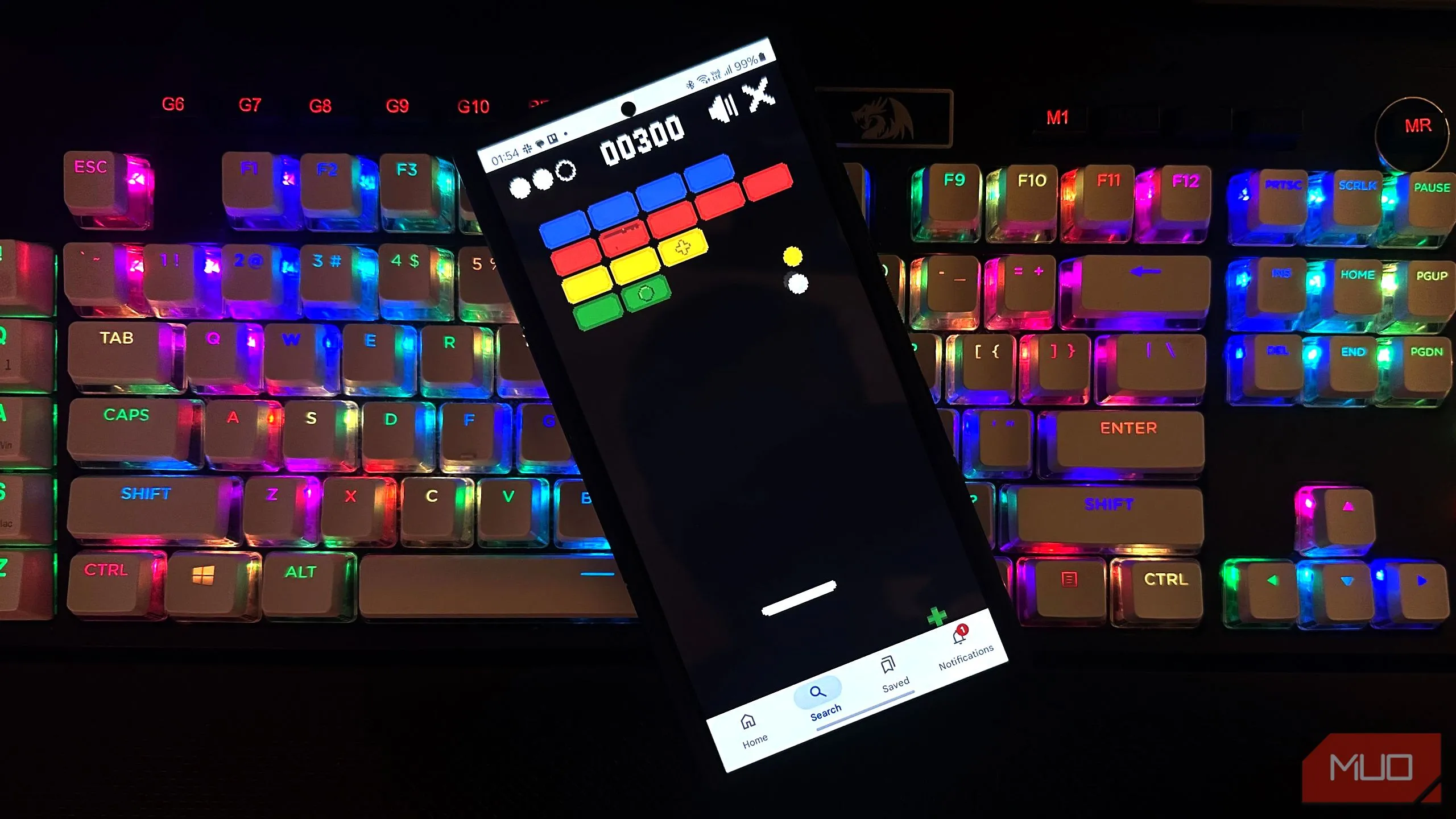 Người dùng đang chơi game Block Breaker trên điện thoại di động Google Search