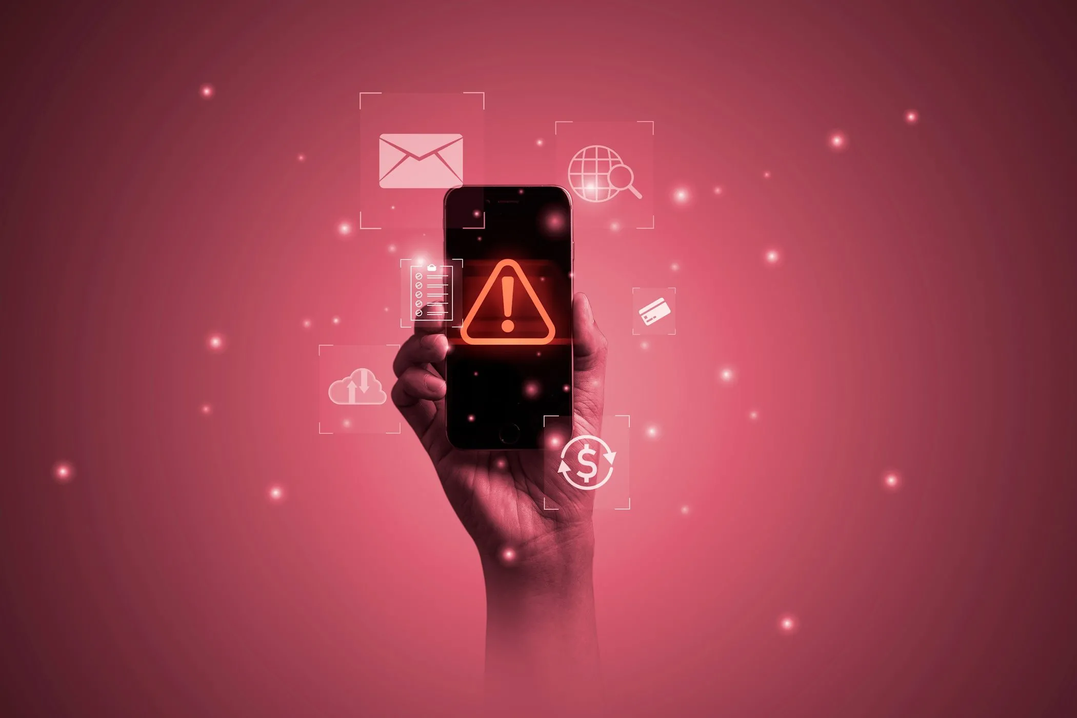 Người dùng kiểm tra điện thoại thông minh bị nhiễm BadBox malware