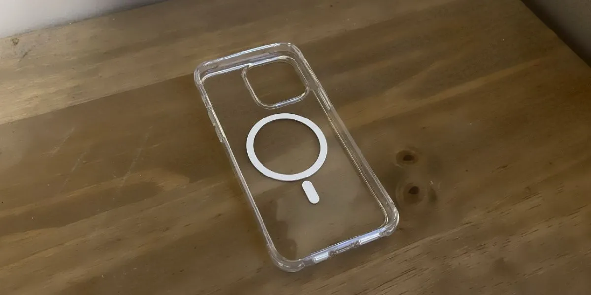 Ốp lưng Mkeke dành cho iPhone 14 Pro Max với các lỗ khoét và nút bấm chính xác