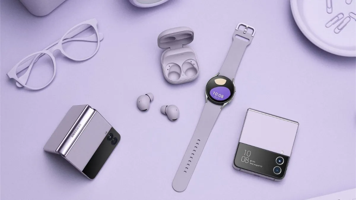 Samsung Galaxy Z Flip4 với Galaxy Watch5 Pro và Galaxy Buds2 Pro