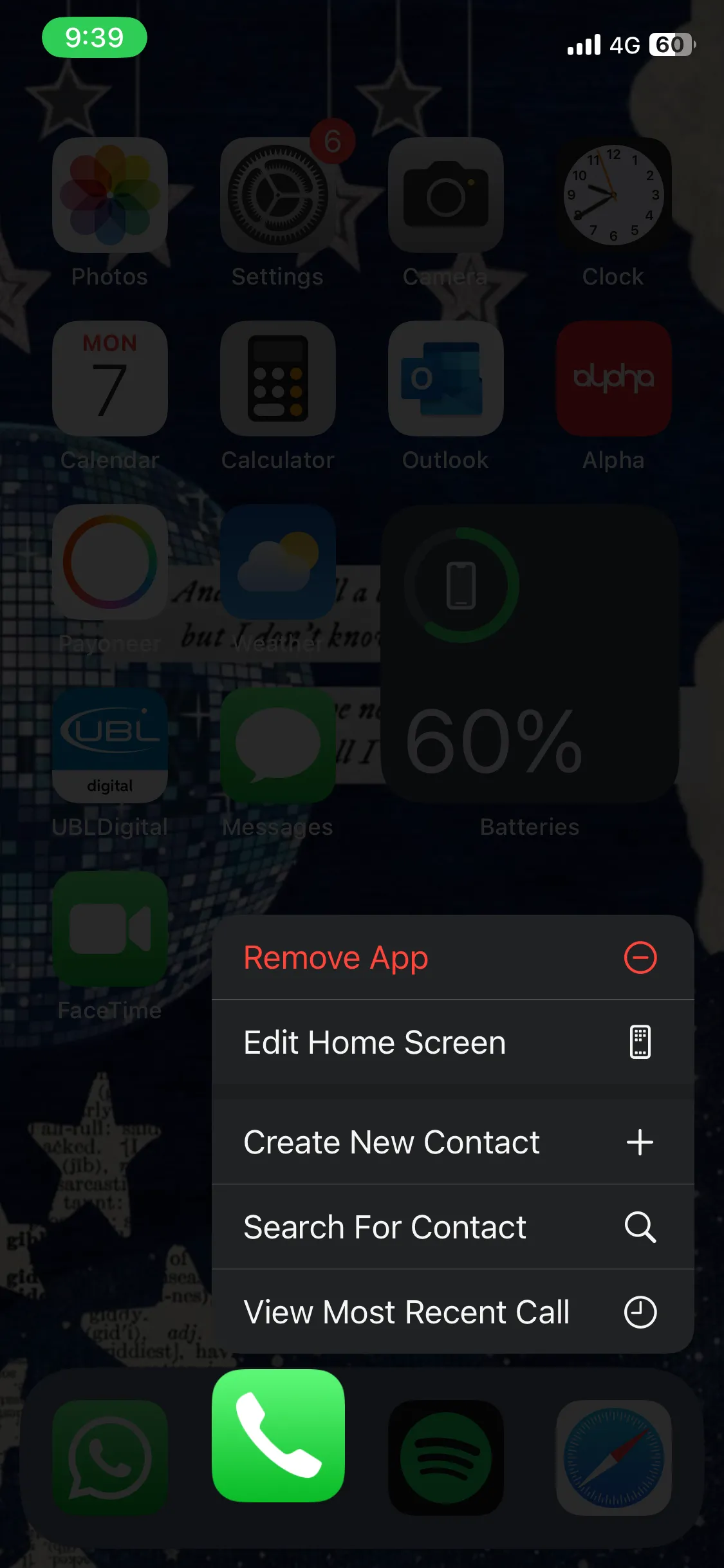 So sánh menu ngữ cảnh trên iPhone khi Giảm độ trong suốt bật và tắt, minh họa sự khác biệt về giao diện
