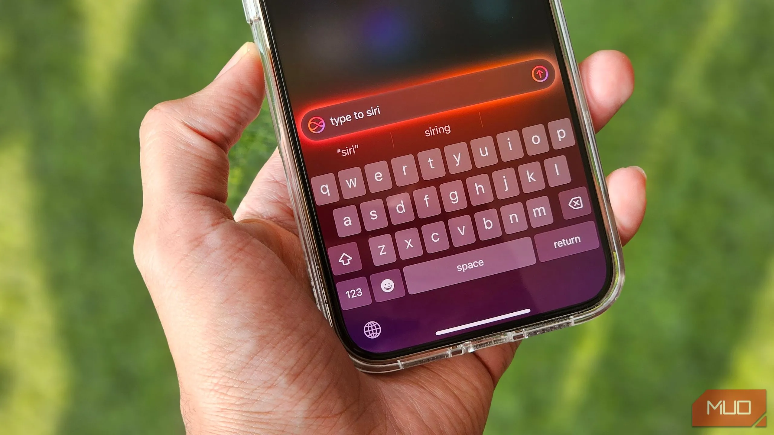 Sử dụng gõ để kích hoạt Siri trên iPhone để tránh tương tác khó xử ở nơi công cộng.