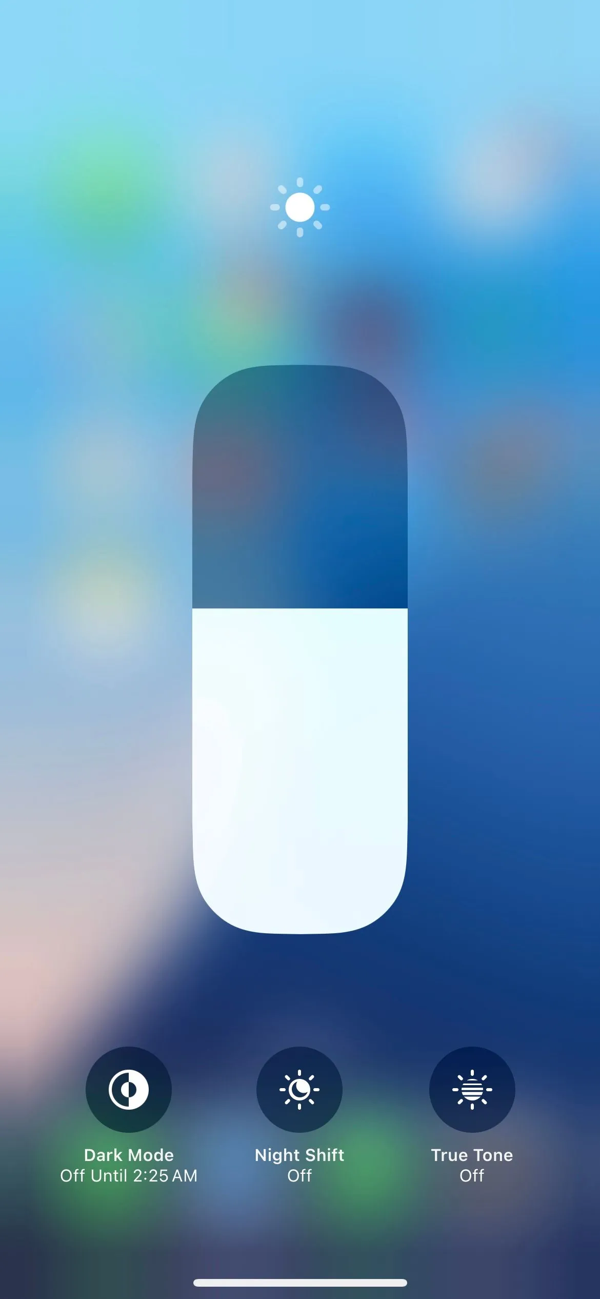 Thanh trượt độ sáng trong Trung tâm điều khiển iPhone