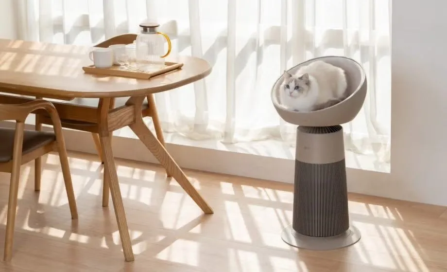 Tháp lọc không khí LG AeroCat Tower kiêm chỗ ngủ cho mèo