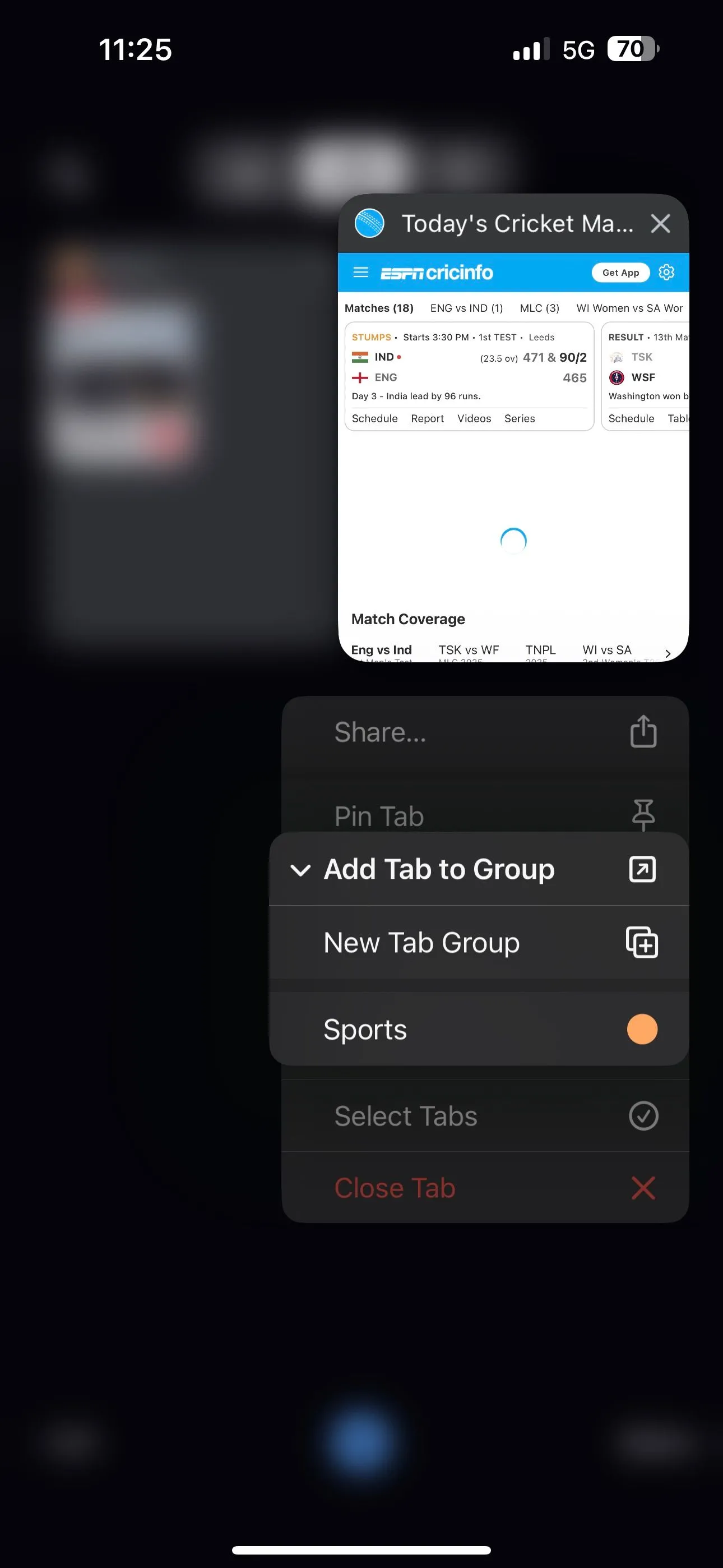Thêm một tab vào Nhóm Tab đã chọn trong Chrome trên iPhone