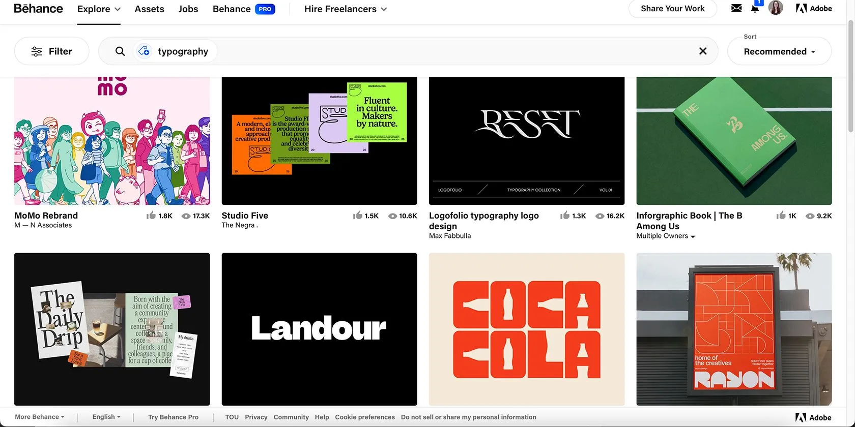 Thiết kế bố cục chữ (Typographic Design) thể hiện sự tối giản và tập trung vào văn bản.