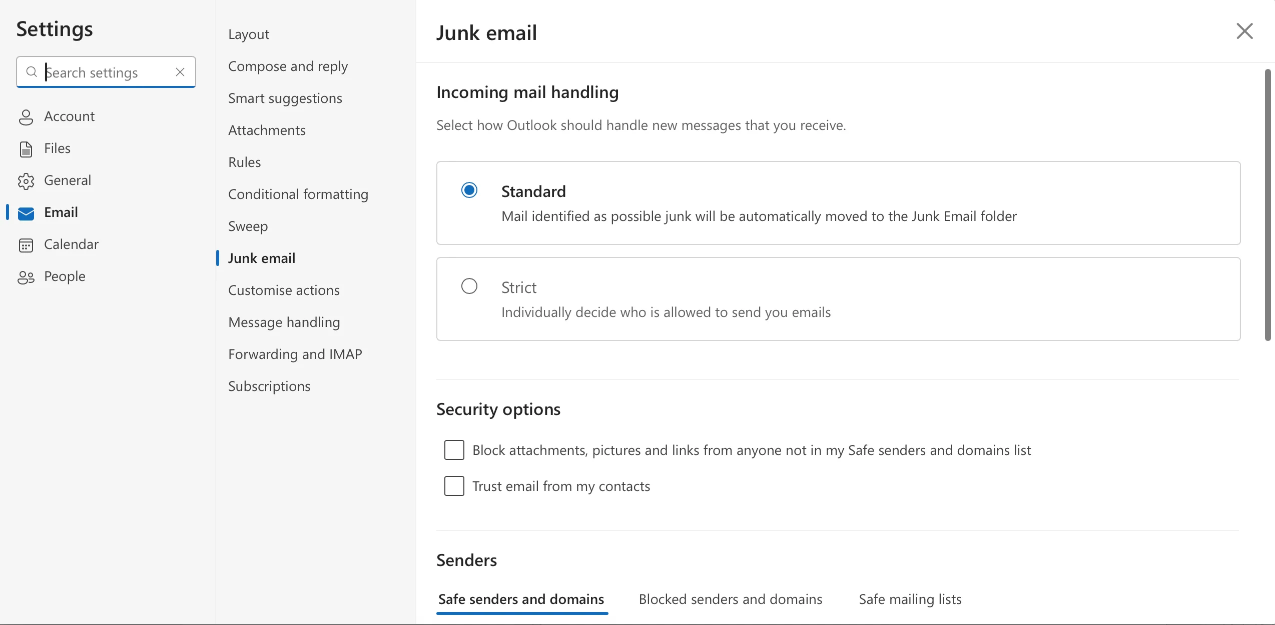 Thiết lập quy tắc để kiểm soát những ai có thể gửi tin nhắn cho bạn trong ứng dụng Outlook, một tính năng lọc email hiệu quả.