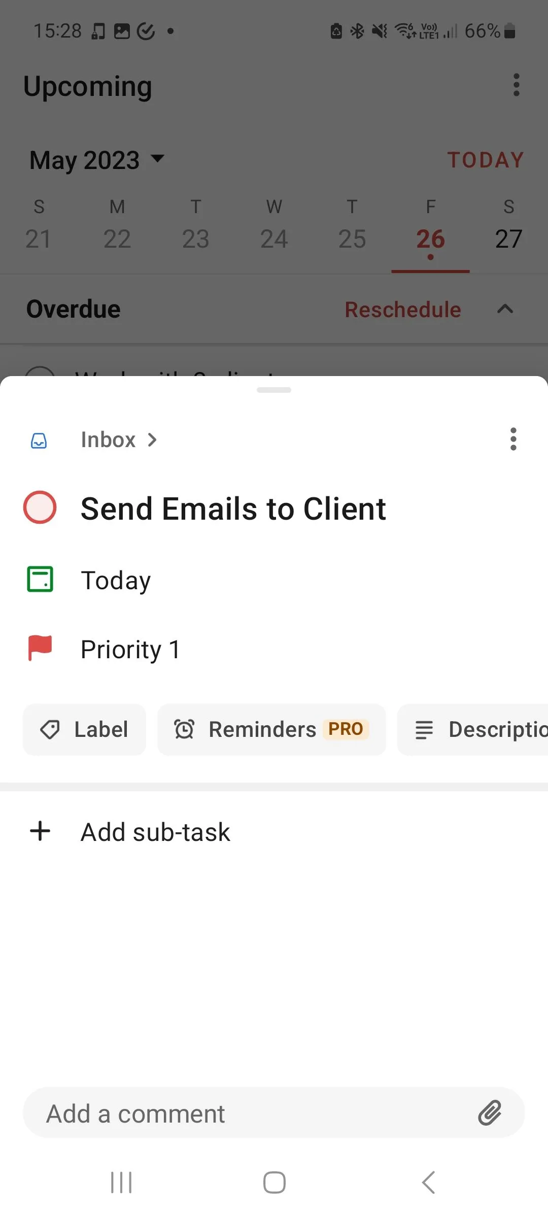 Todoist hiển thị tác vụ gửi email với độ ưu tiên cao