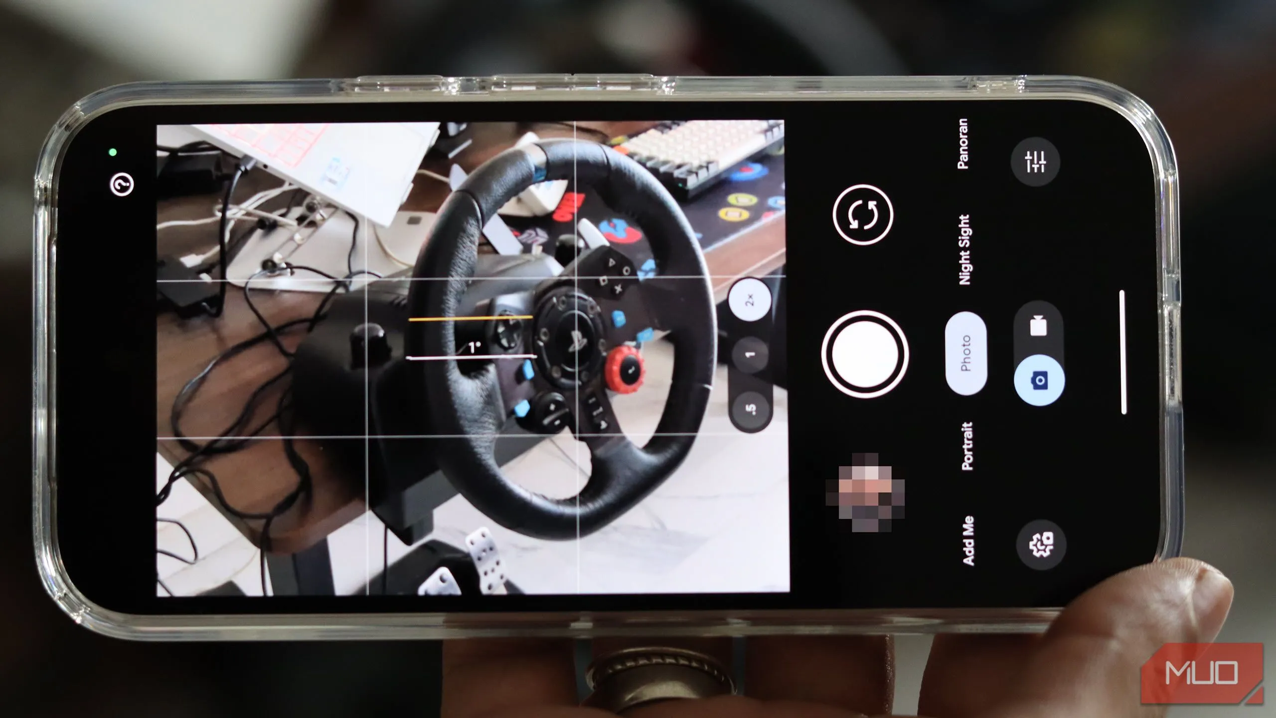 Ứng dụng Google Camera đang mở trên Google Pixel 9a với các tính năng AI