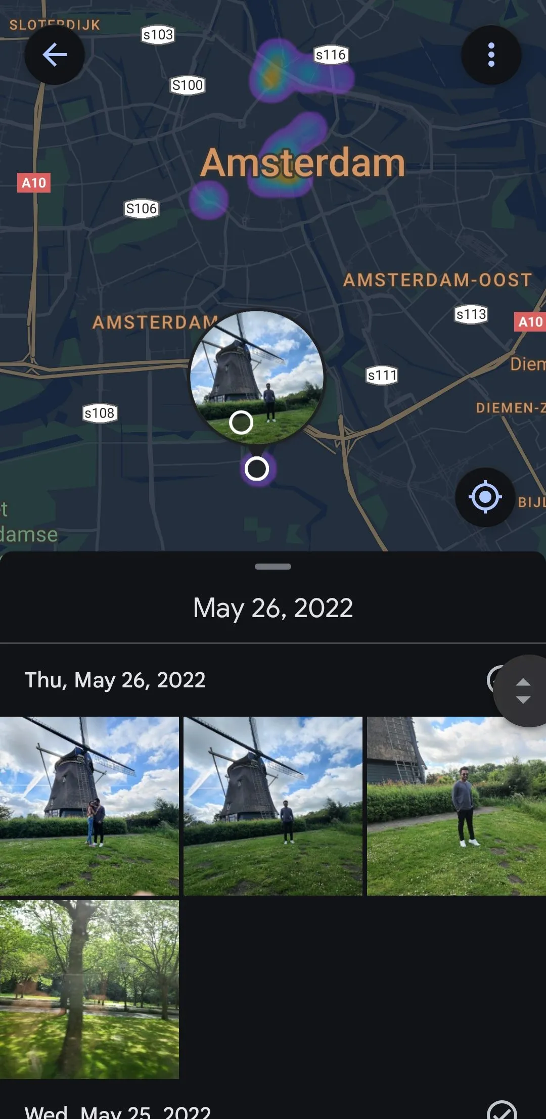 Ứng dụng Google Photos hiển thị bản đồ Amsterdam với các ảnh được chụp tại đó