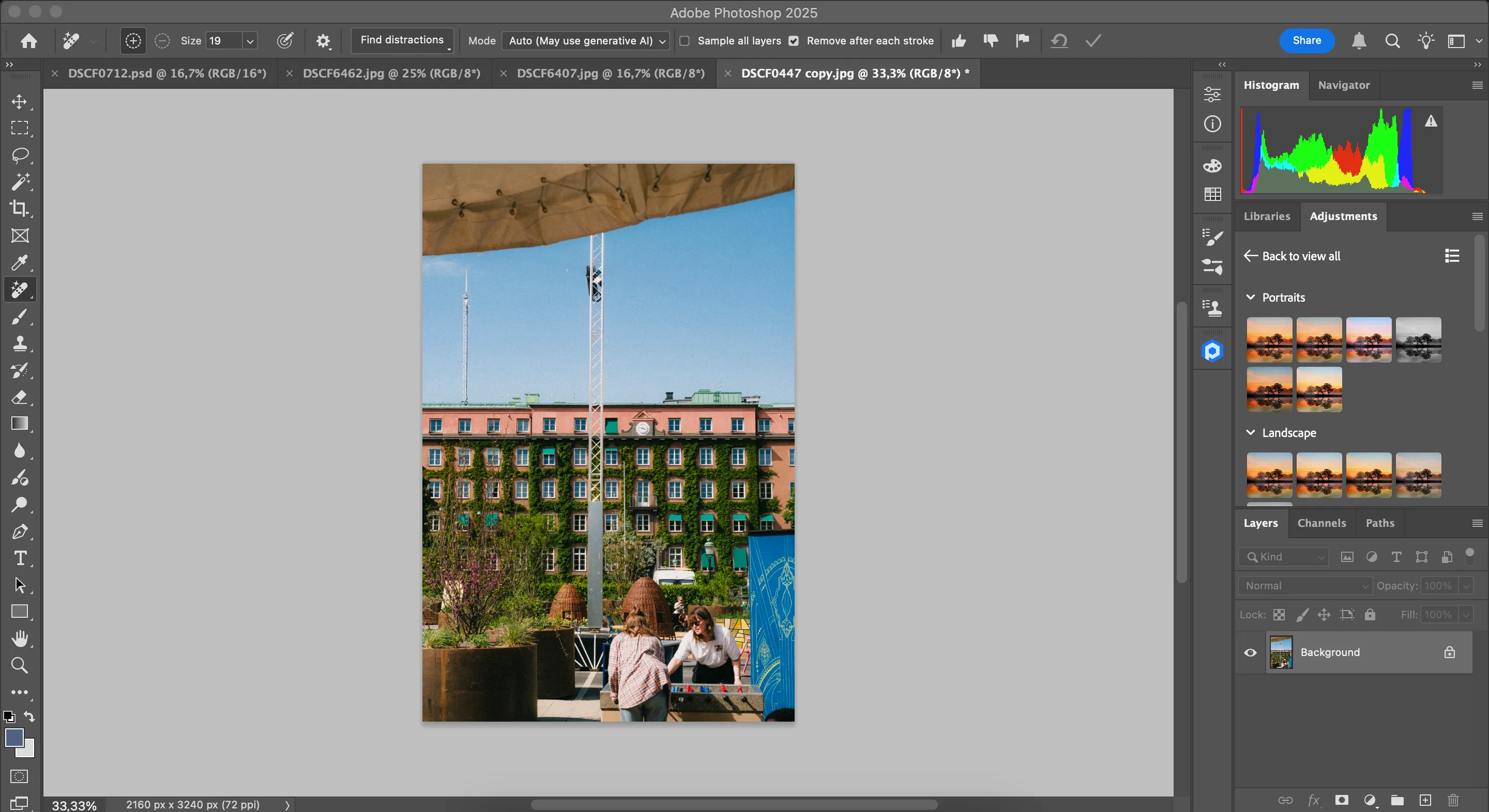 Ví dụ về dây cáp được loại bỏ thành công khỏi hình ảnh trong Photoshop 2025
