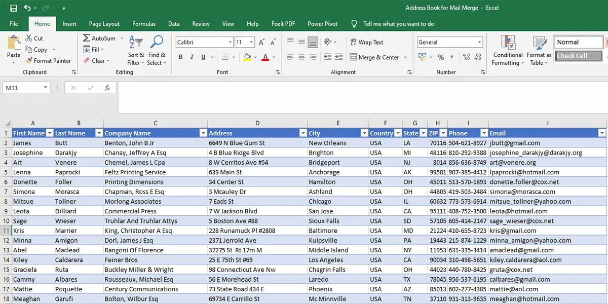 Ví dụ về nguồn dữ liệu từ bảng Excel được sử dụng cho tính năng trộn thư (Mail Merge) trong Microsoft Word, phục vụ gửi email hàng loạt.