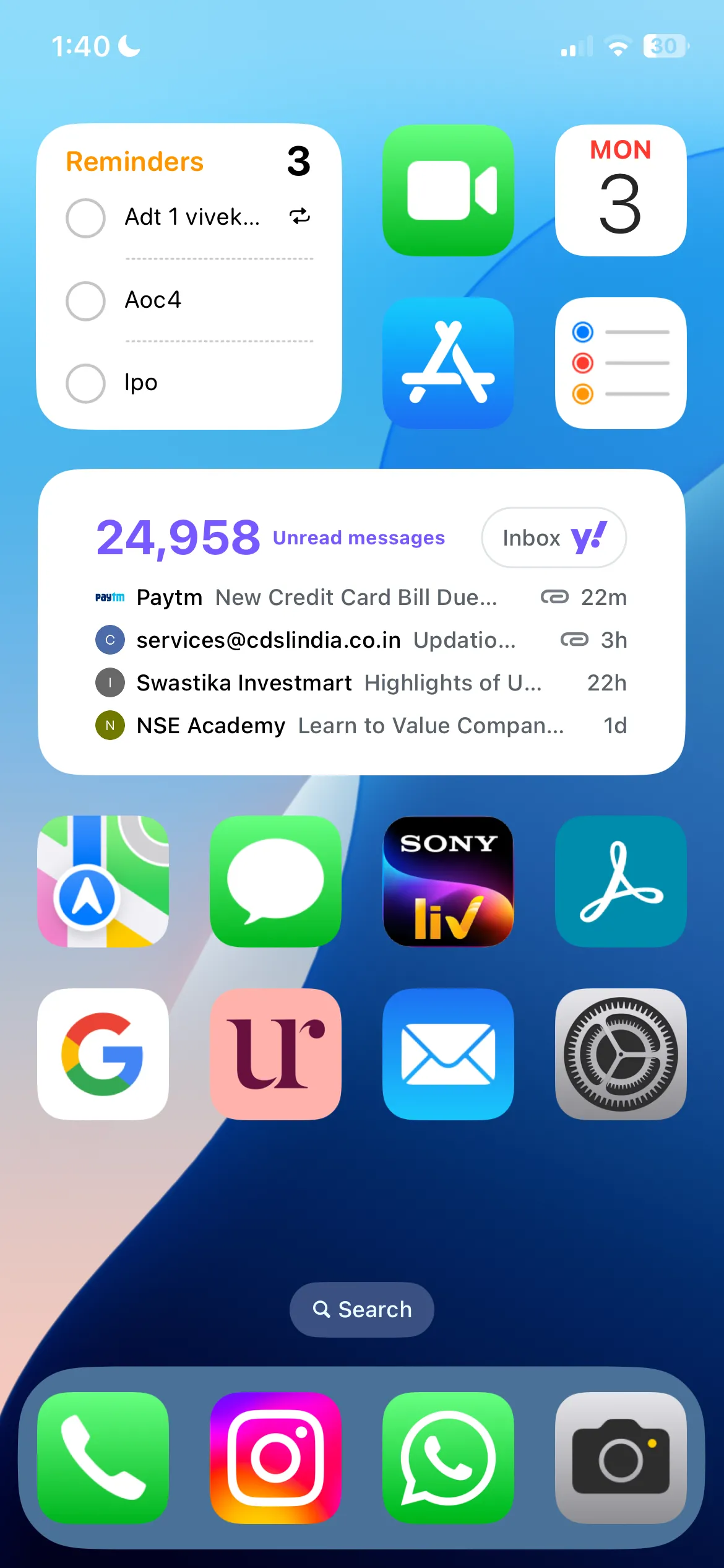 Widget Thư và Ghi chú được điều chỉnh kích thước hợp lý, hiển thị trên màn hình chính iPhone để tối ưu thông tin.
