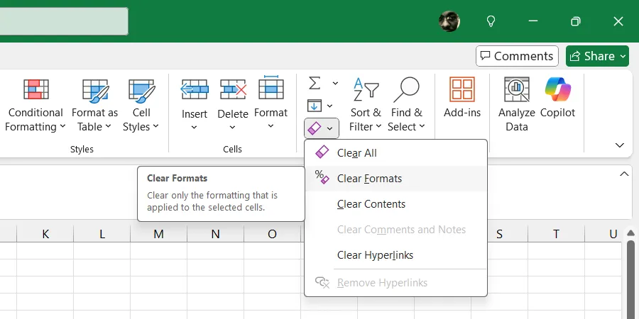 Xóa định dạng ô trong Excel bằng tính năng Clear Formats.