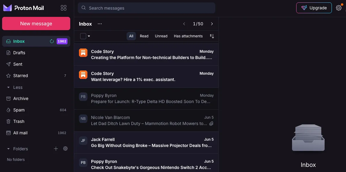 Giao diện hộp thư đến Proton Mail trên web, minh họa việc thiếu tính năng phân loại tự động email.