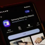 Giao diện ứng dụng Samsung Wallet trên Google Play Store, minh họa ví điện tử Samsung và tính năng thanh toán không tiếp xúc NFC