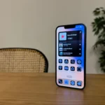 Màn hình chính iOS 18 trên iPhone
