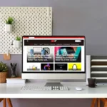 Màn hình máy tính hiển thị trình duyệt Vivaldi 7 trong không gian văn phòng hiện đại