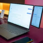 Màn hình phụ Lenovo Magic Bay 2nd Display gắn vào laptop, minh họa cách điện thoại Samsung có thể trở thành màn hình thứ hai qua cổng USB-C.