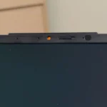 Nắp che webcam tích hợp trên laptop ASUS Vivobook S 15 OLED bảo vệ quyền riêng tư