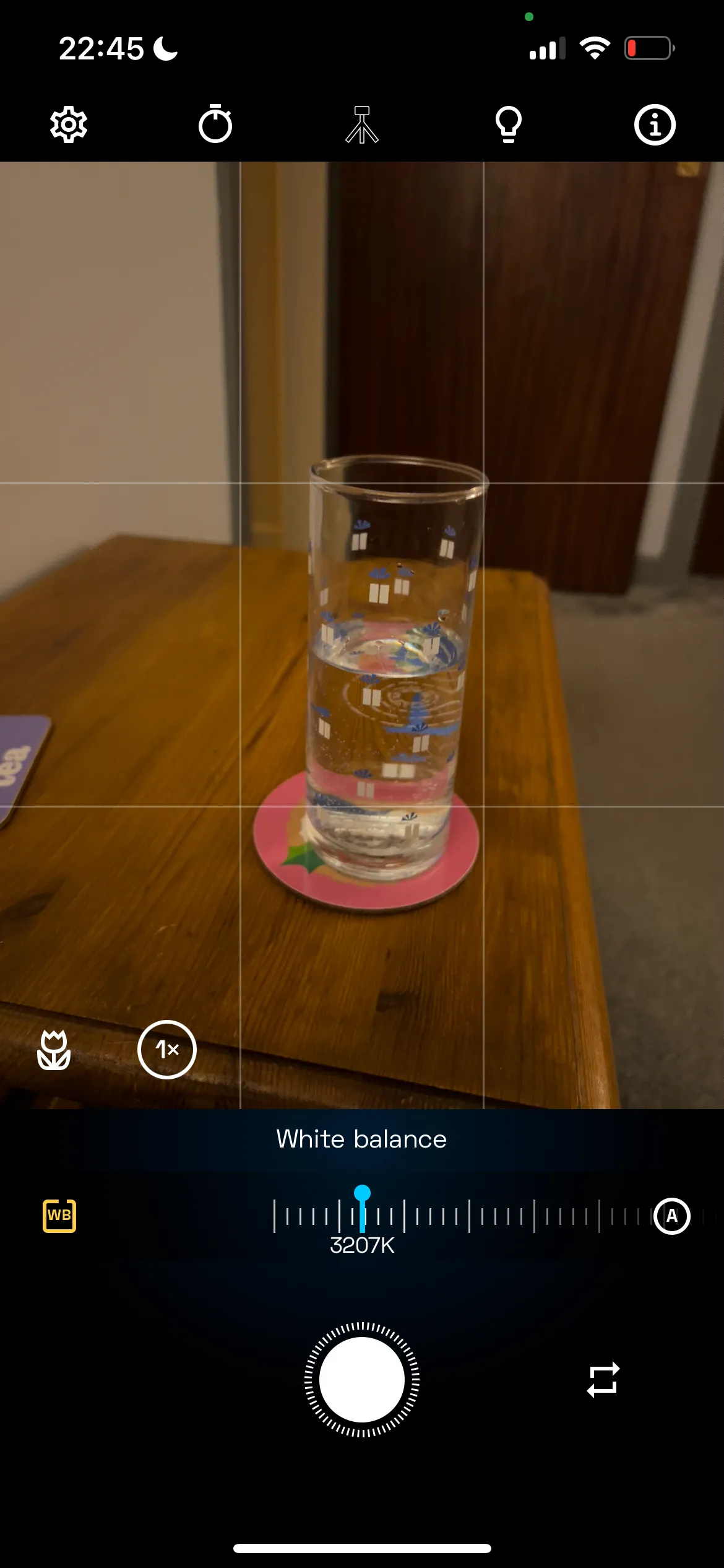 NeuralCam cân bằng trắng trong giao diện